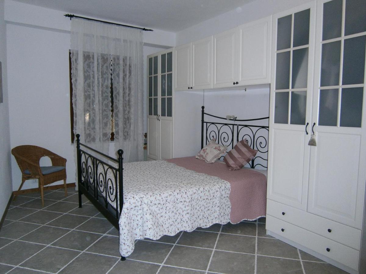 B&B Pietre Antiche Vezzi Portio Exterior photo